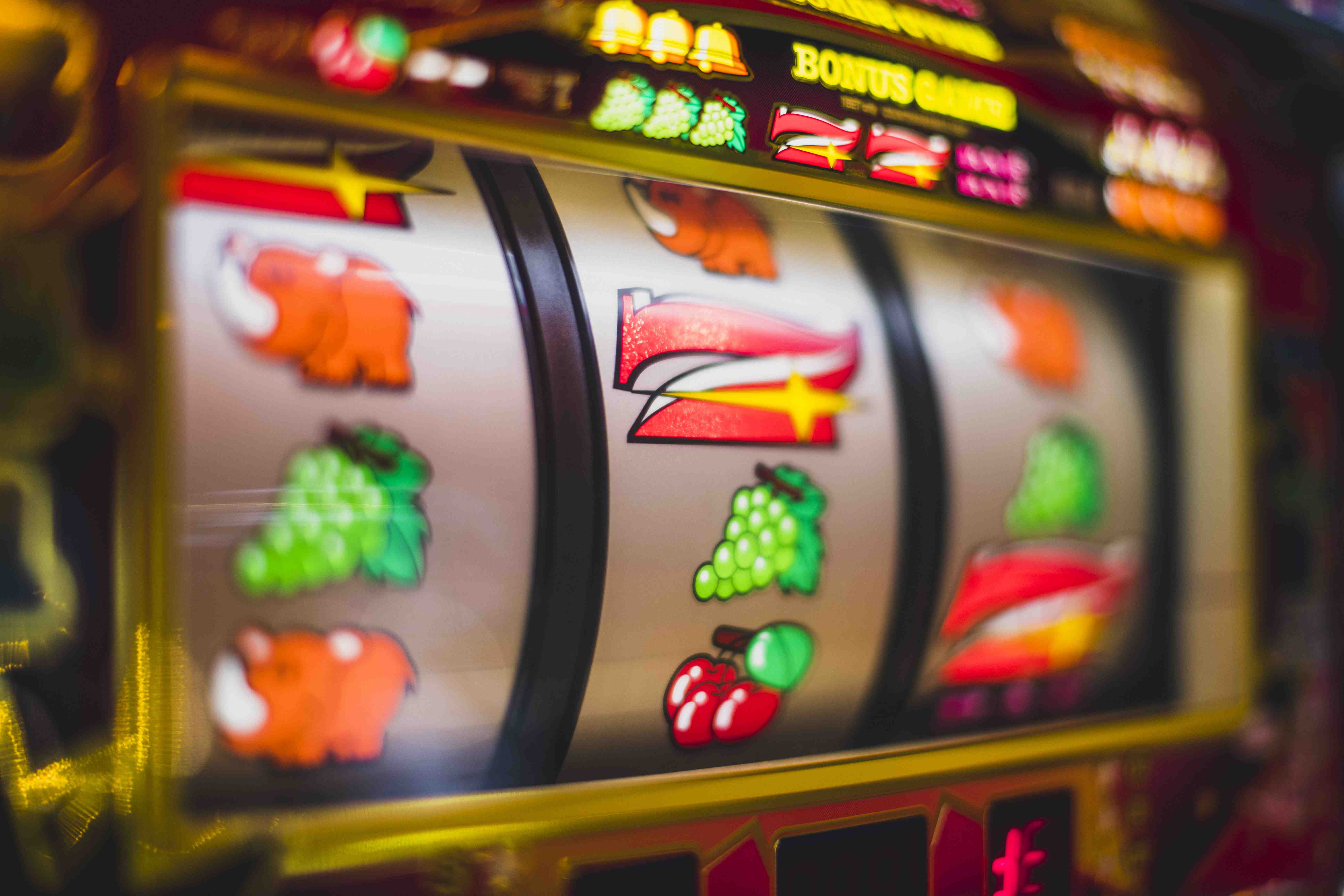 Giao diện Live Casino fanbet trên điện thoại di động tại Việt Nam với baccarat trực tiếp